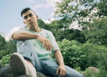 刘畊宏发文称自己还没有50岁,他为何如此在意自己的年纪?