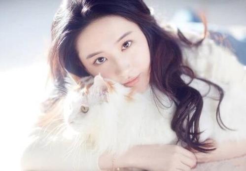 刘亦菲为何深夜发文?