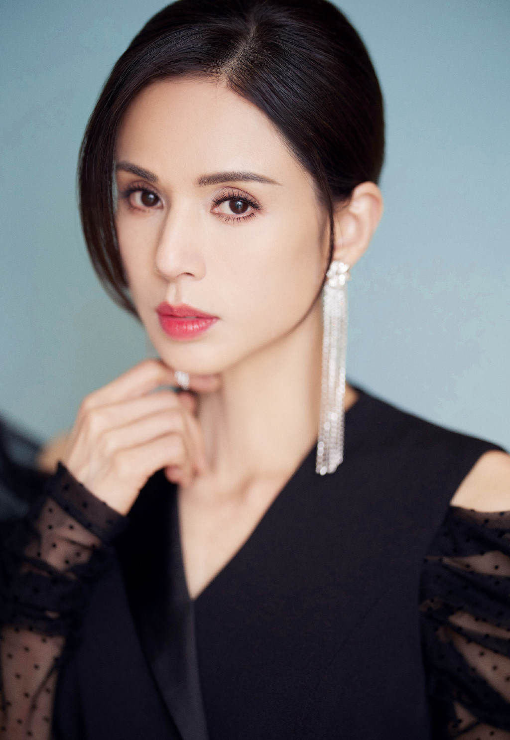 李若彤发长文谈女性经济独立,网友对此有何评价?