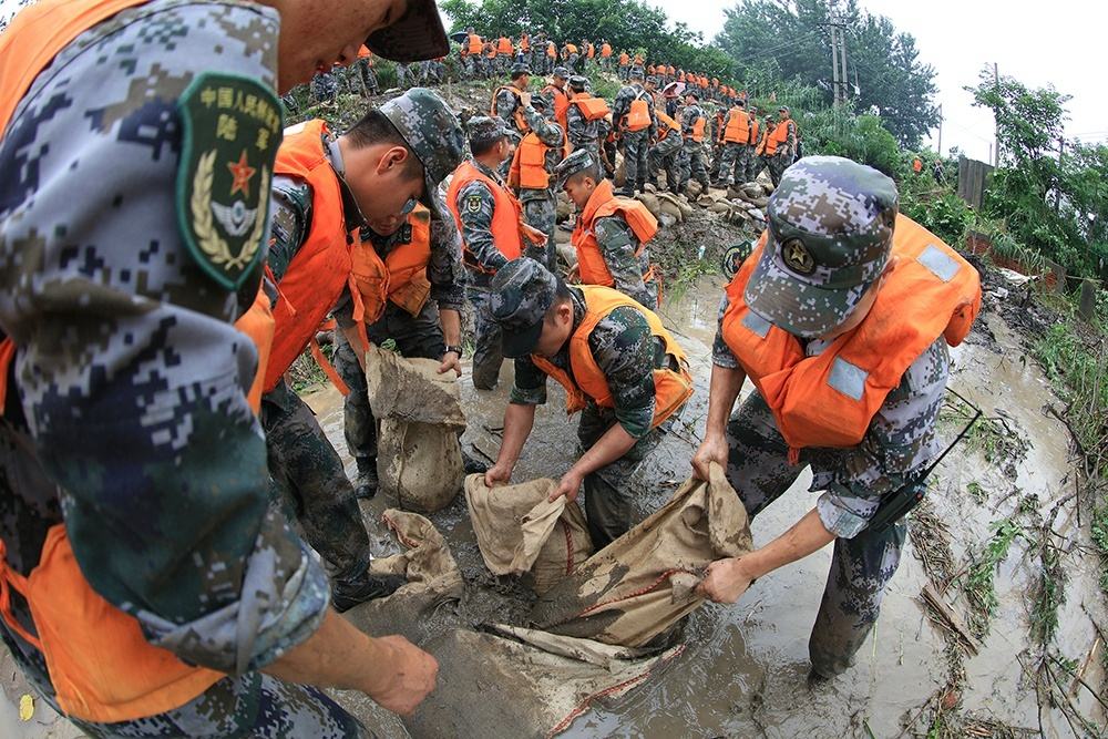 退役军人突发脑溢血倒在抗洪一线,家人是否知道此消息?