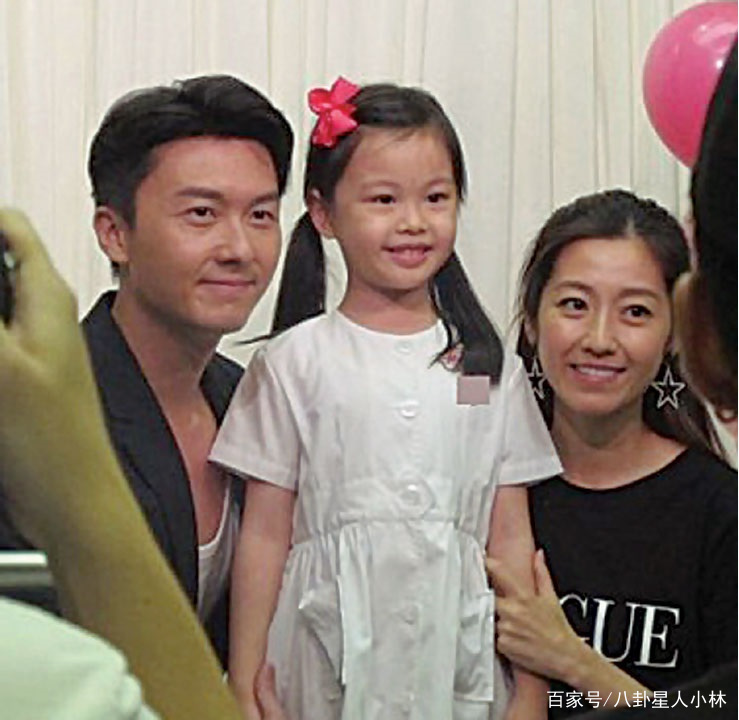 陈自瑶听到王浩信感谢自己时一脸平静,放下感情有多容易?