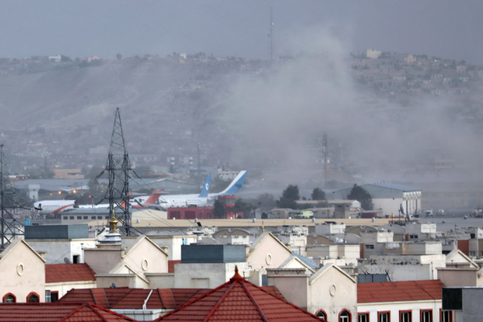 喀布尔机场发生了两起爆炸事故,造成事故的原因是什么?