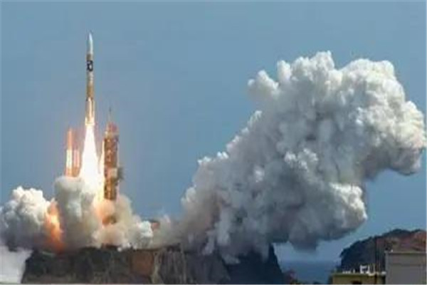 美国航天局宣布再次推迟登月火箭的发射,美国探月计划为何一波三折 ?