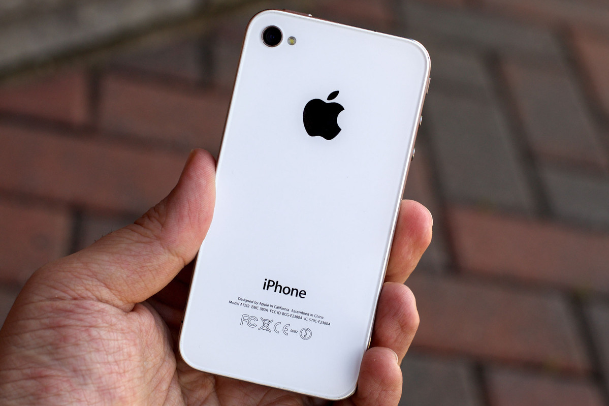 iPhone4被制作成标本出售,你如何看待这件事情?