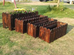 张家港资产上亿老板盗窃绿化木箱给丈母娘种菜,如何看待其行为?