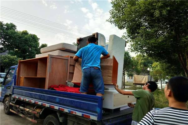 央视调查天价搬家费,这背后有着怎样的猫腻?