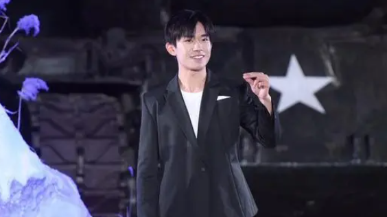 易烊千玺放弃入职国家话剧院,对他来说意味着什么?