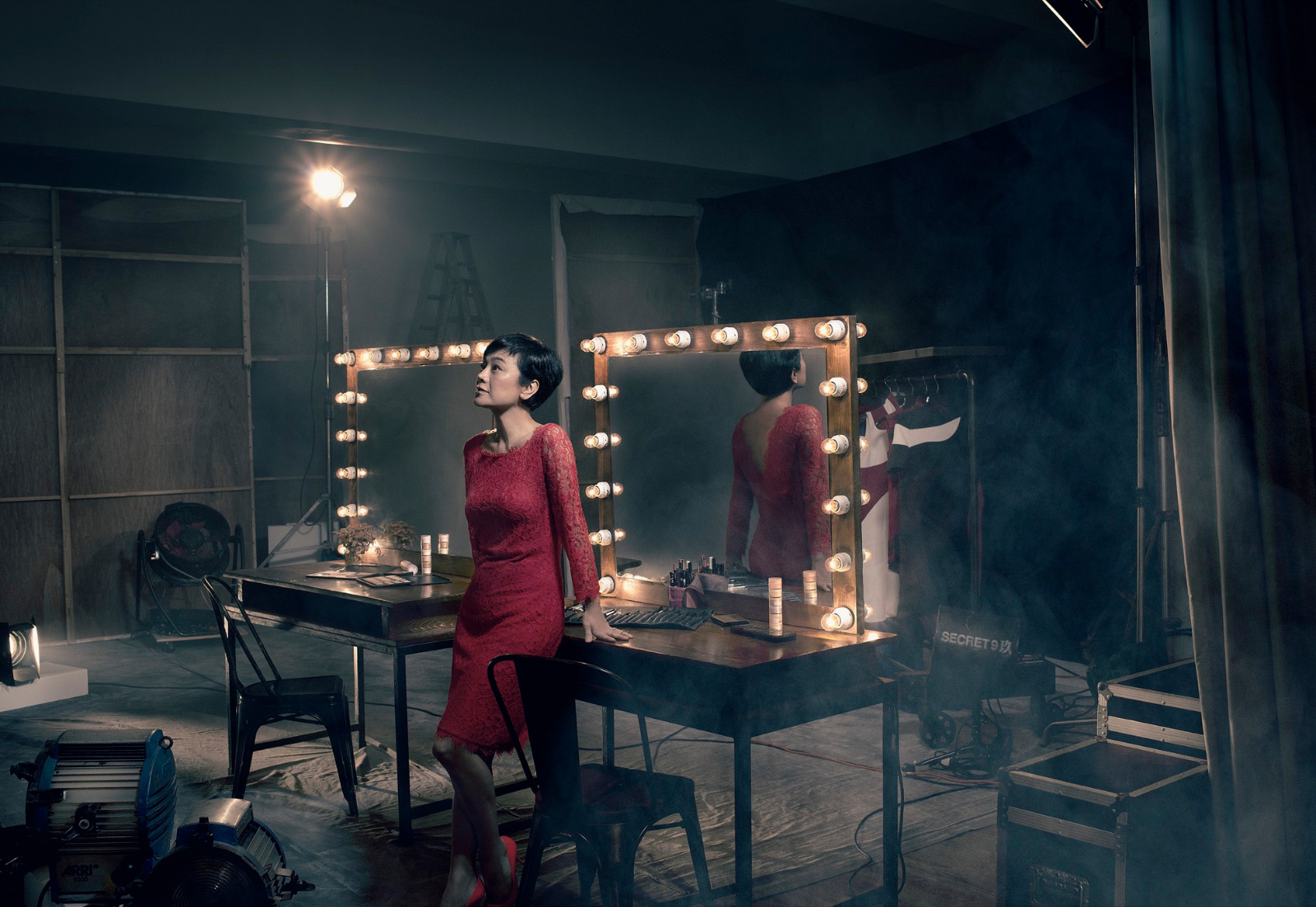 歌词开头为:春天的花开秋天的风.歌名是什么?