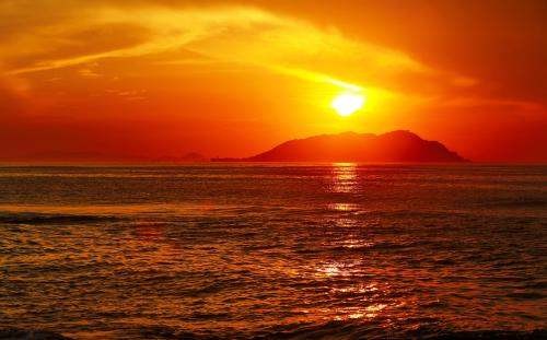 《东方红》歌曲原唱歌词是什么?