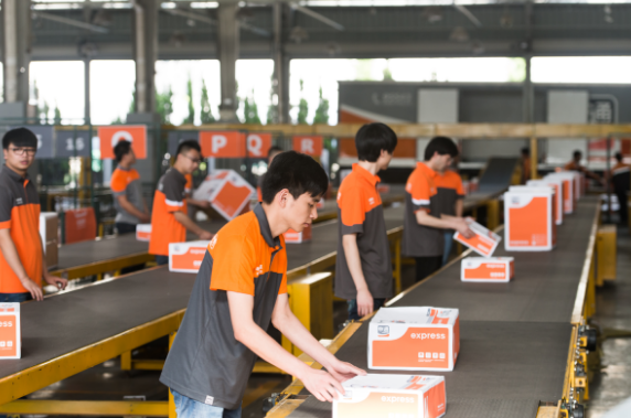 做快递员 每个月有休息时间么