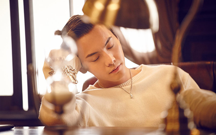 《潮流合伙人》拍的合照陈伟霆让周扬青原图直出,你会分享没修过的照片吗?