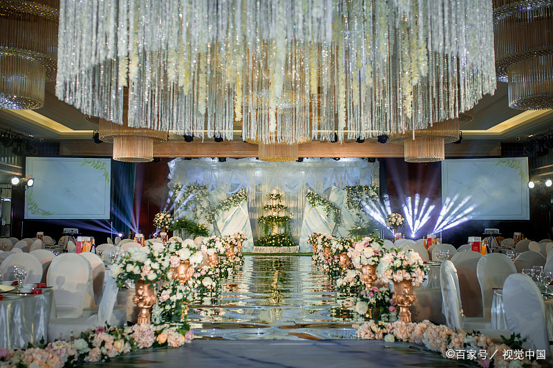 你会写婚礼主婚人发言稿吗?怎么写呢?