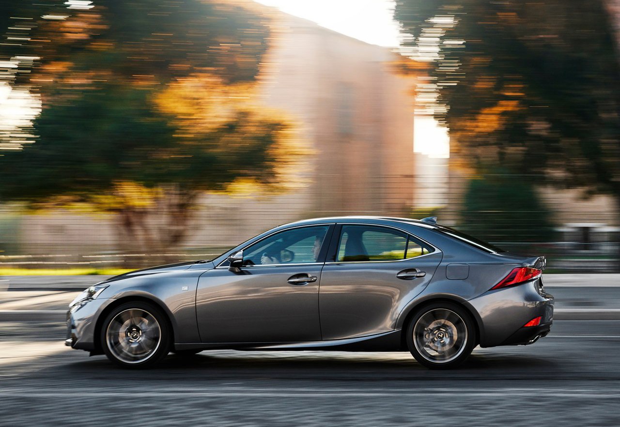 雷克萨斯is怎么样?值得购买吗?