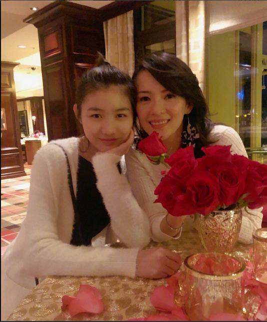 汪峰的第三任妻子康作如，颜值气质不输章子怡，你觉得呢？