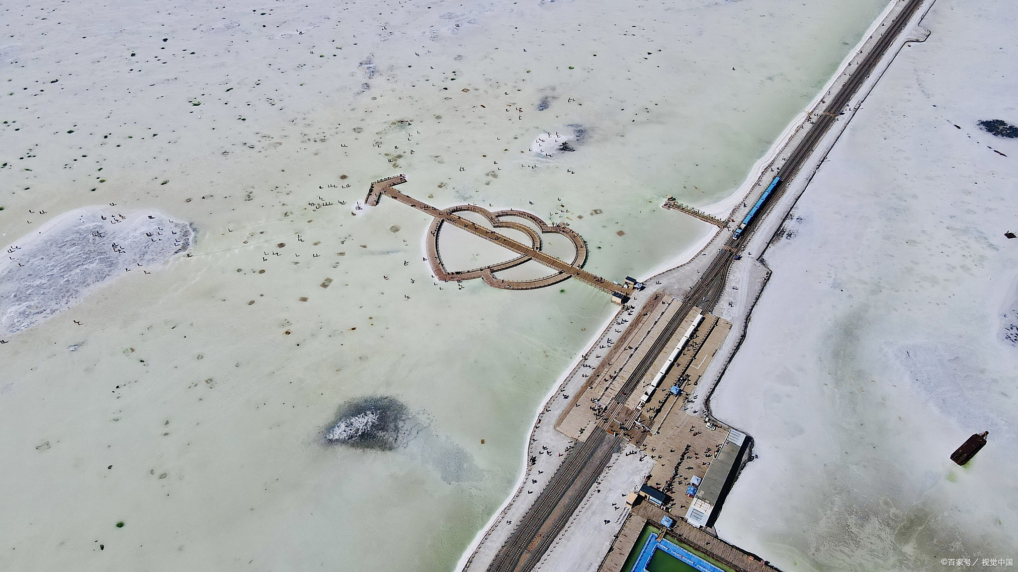 男生很明确的说不喜欢你,但是一直找你聊天是为什么呢?