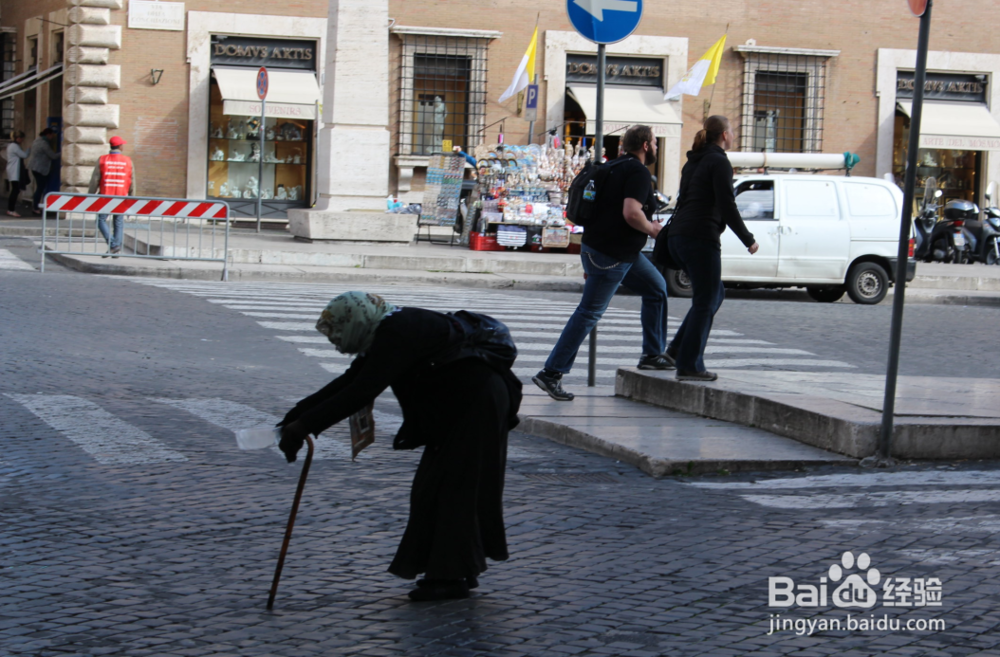 遇到一个乞讨的老人，该怎么办啊
