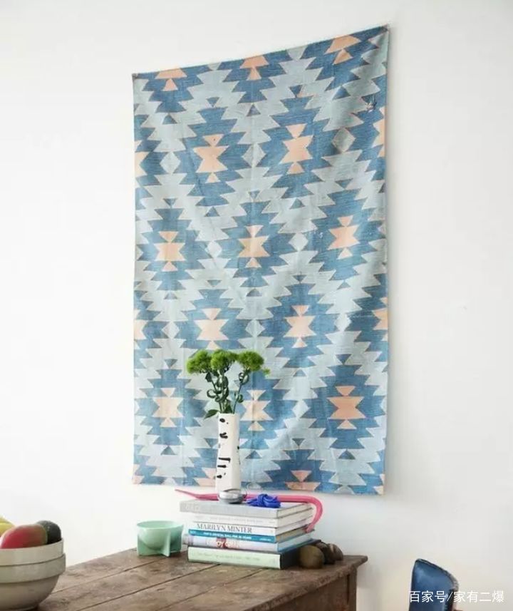 家里的墙面就是白墙,有什么装饰的好办法吗?