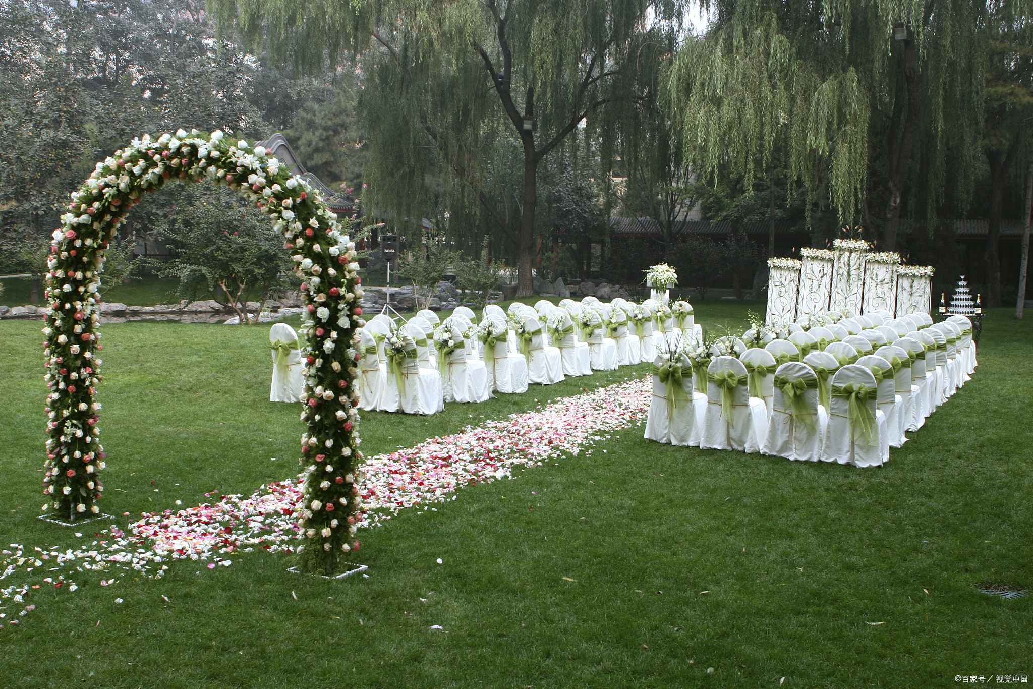 你会写婚礼主婚人发言稿吗？怎么写呢？