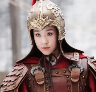 嫁大19岁富豪老公，身价暴涨7亿，43岁的苗圃现在怎么样了？