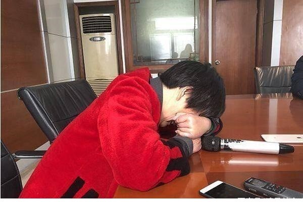 被堂姐顶替上学一事处理结果公布，堂姐被处以停职处理，合理吗？