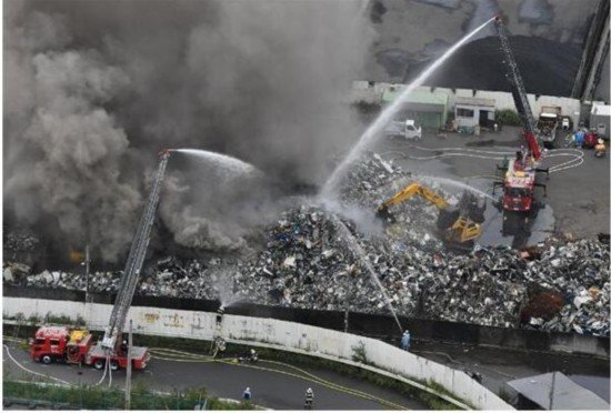 日本大阪环球影城深夜起火，是否有造成人员伤亡？