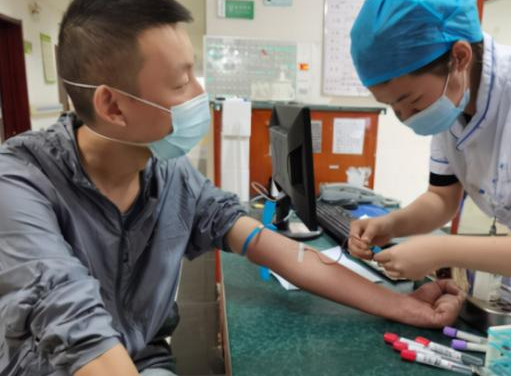 江西小伙姚策患癌,母亲欲割肝救子发现非亲生,事件具体是怎么回事?