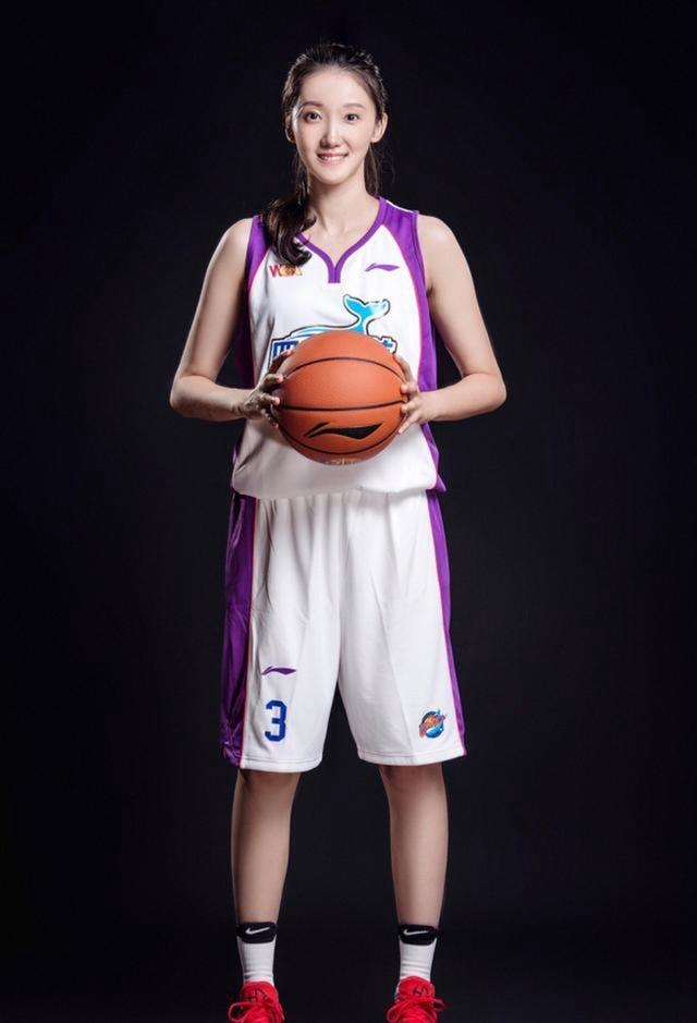 中国女篮最美女神是谁？