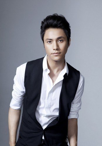 建国大业扮演蒋经国是谁