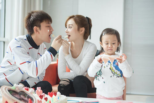 李小璐带甜馨滑雪,同行司机被指像贾乃亮,你觉得两个人是要复合吗?