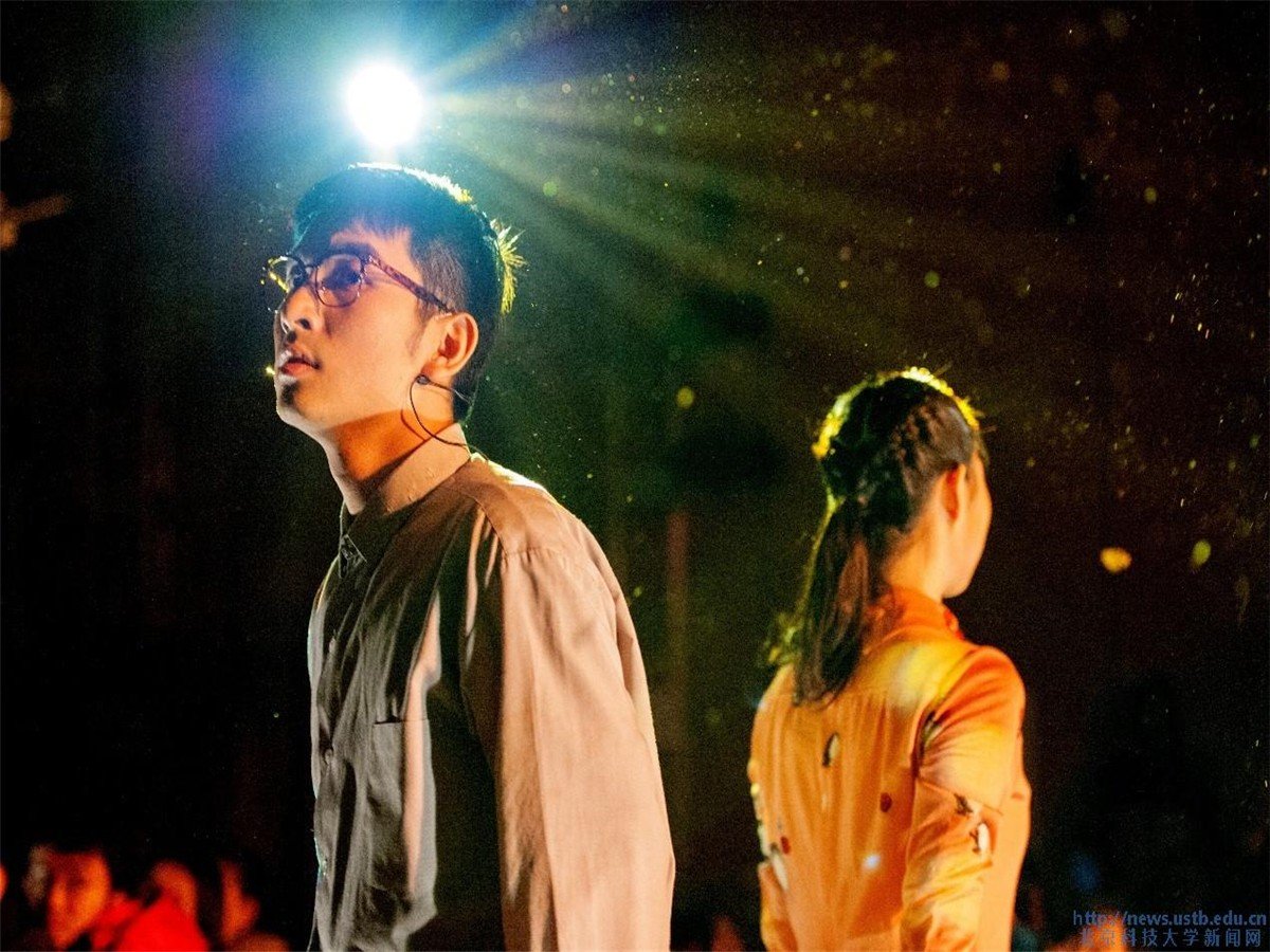 你有没有一段流着眼泪，但是却微笑着说分手的爱情？