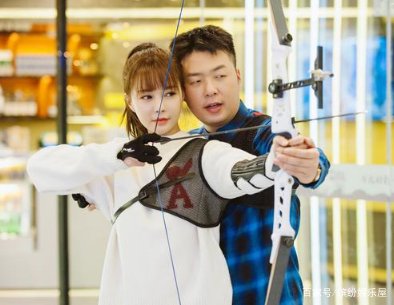 沈梦辰晒全家福为爸爸庆生，一家人其乐融融，杜海涛去哪了？