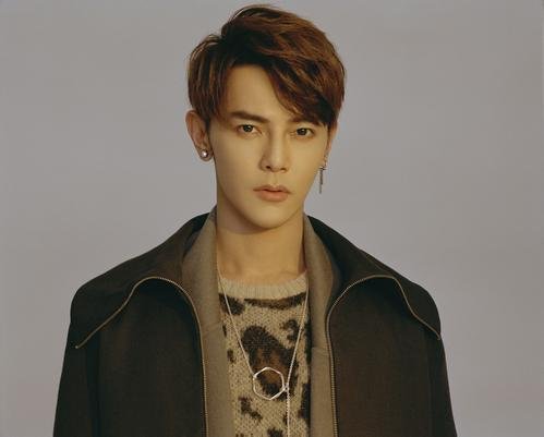 全世界还有谁歌词