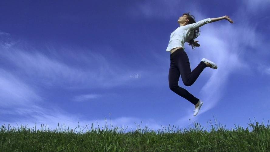 快活地什么，如何填空?