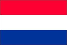 哪些国家的国旗是红白蓝三色组成的？