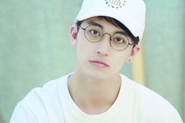 许魏洲方发声明，杜绝私生行为，理智追星为何这么难？