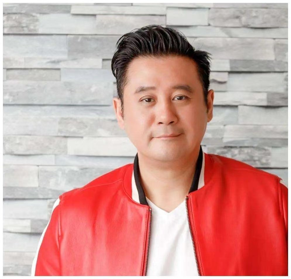 香港知名演员麦长青凌晨在广州做义工,他做出这一举动的初衷是什么?