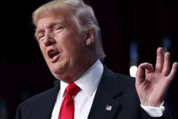 特朗普的全名是什么？