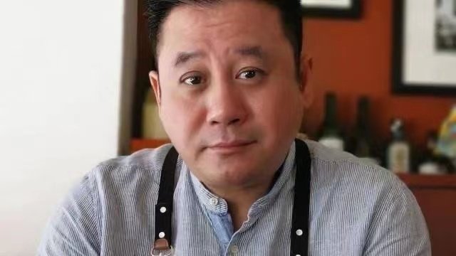 香港知名演员麦长青凌晨在广州做义工,他做出这一举动的初衷是什么?