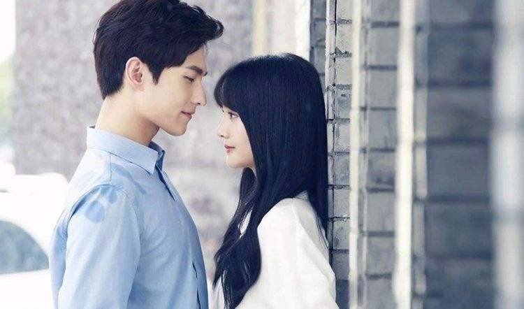 杨洋在《微微一笑很倾城》中饰演什么角色?