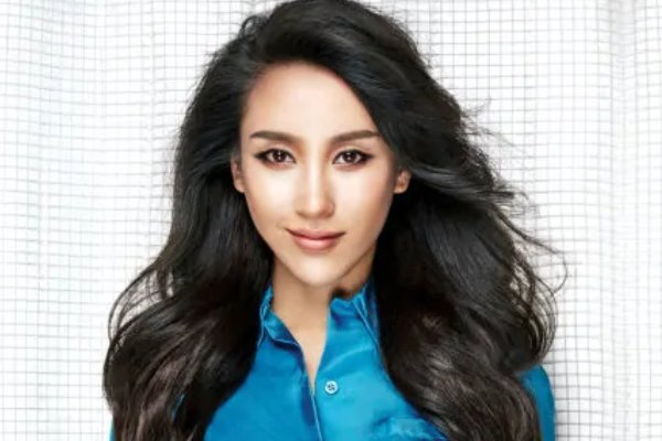 《特工艾米拉》女主角演过什么戏？