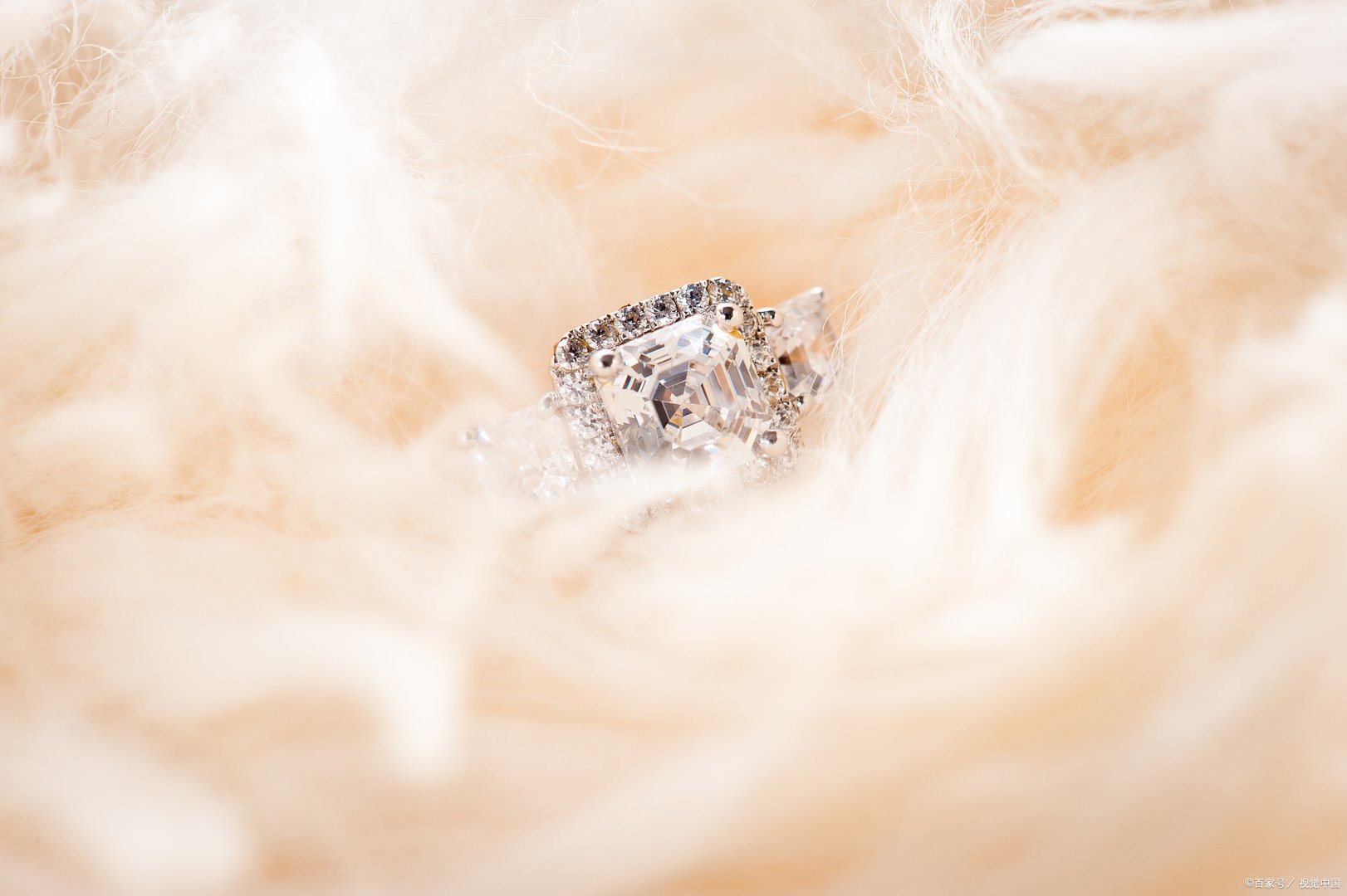 购买结婚戒指的需要注意的事项有什么?需要准备多少钱会够呢?