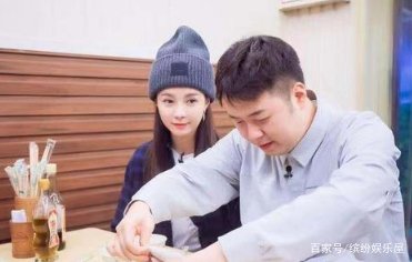 沈梦辰晒全家福为爸爸庆生，一家人其乐融融，杜海涛去哪了？