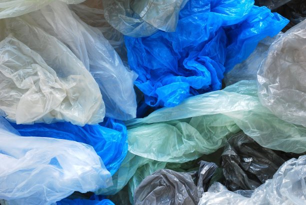 世界有多地下起了塑料雨,塑料雨的成因到底是什么?