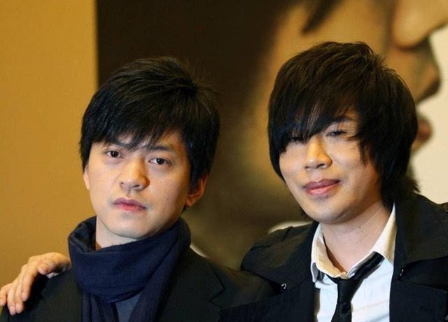 李健曾是水木年华的一员，他当初为什么要退出这个组合呢？