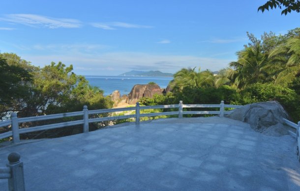 遥望海角天涯处,幽池鸳鸯宿是什么意思