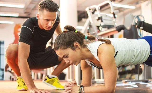 宁波一健身私教多次在超市偷牛肉，你如何看待这位教练的行为？