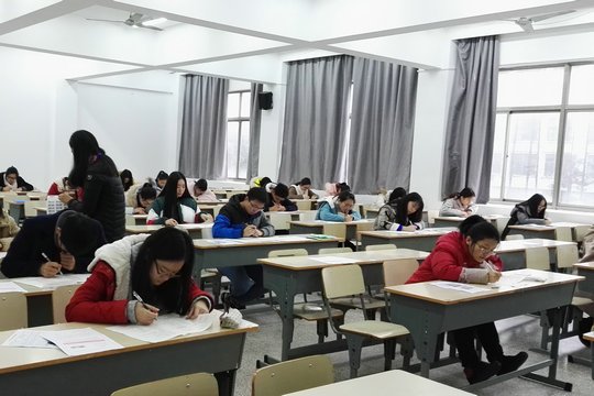 湖南商学院全日制自考文凭跟统招文凭有区别吗