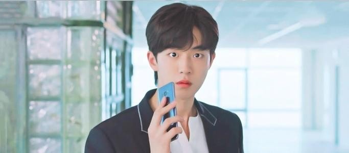 “抖森”出演话剧《背叛》时，疑似遭遇女观众“骚扰”，对此你怎么看？