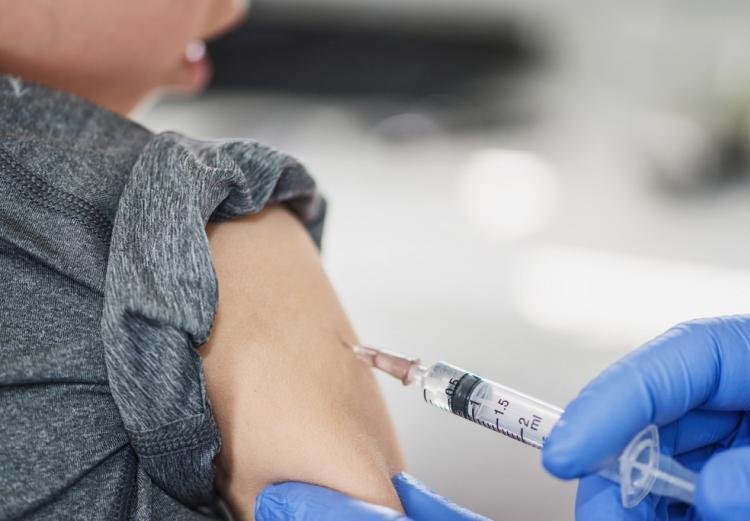 反穿内衣打疫苗，排队两小时，这就是真实的社死现场吗？