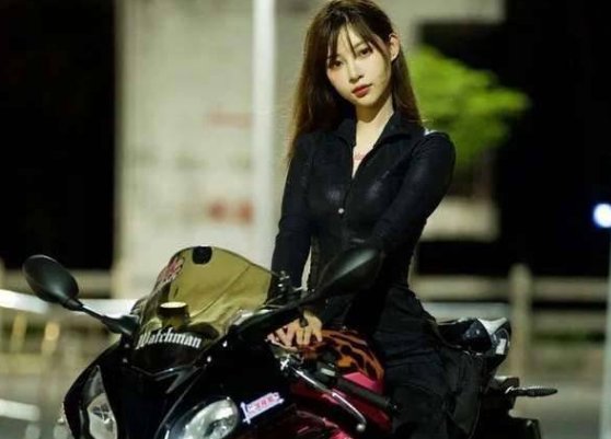 痞幼因说三个字遭蔡徐坤粉丝网暴,只能深夜道歉,这是为什么?